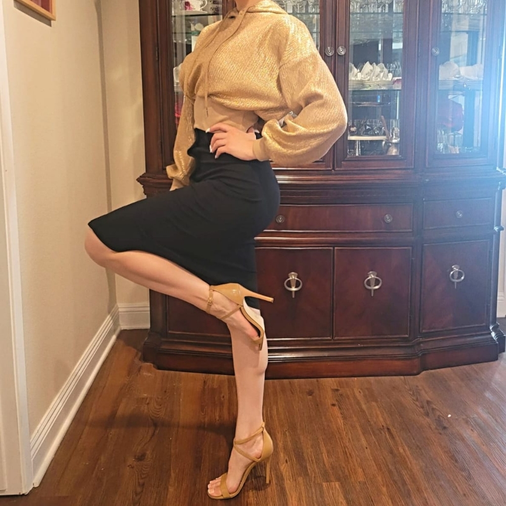Rose goldc Hoodie and black skirt